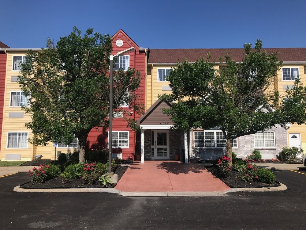 Sonesta Essential Hotel Blue Springs Exterior foto
